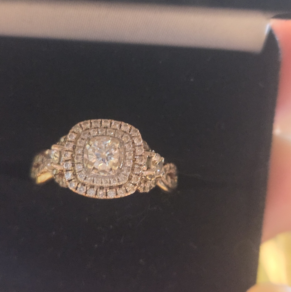Elegant Rose Gold Diamond Ring From Kays Jewelers. Im Thinking A Size 8.5 Or 9.